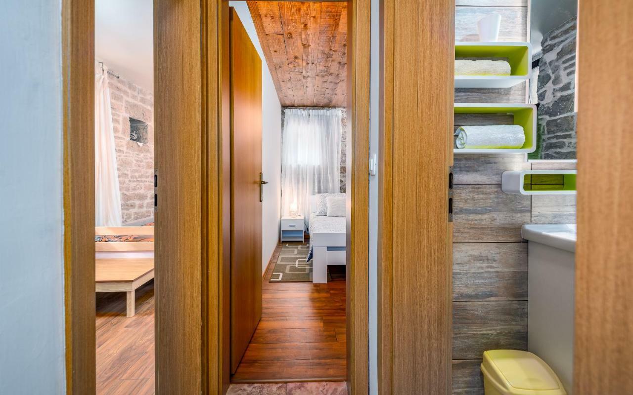Apartman Sara Tinjan Exterior photo