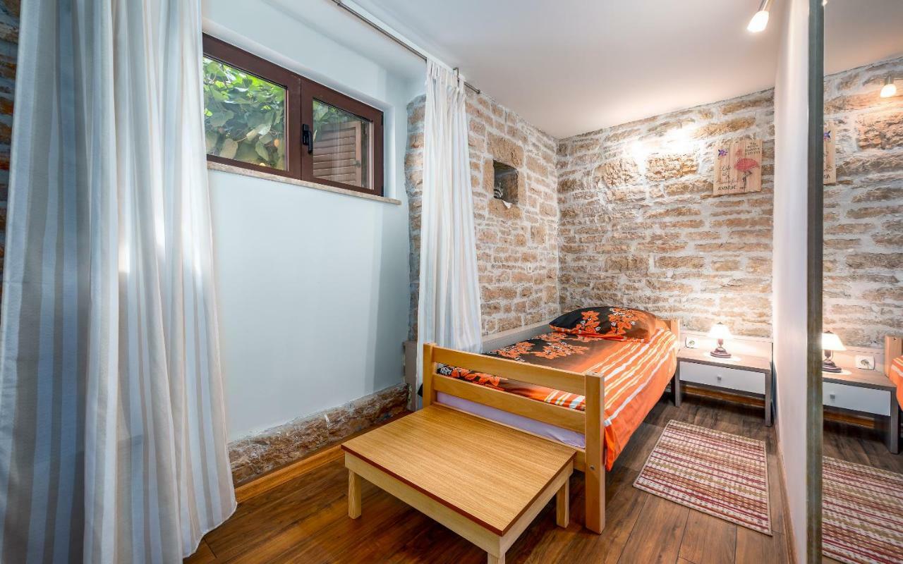 Apartman Sara Tinjan Exterior photo